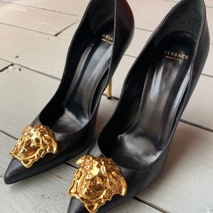 Versace Palazzo Pumps